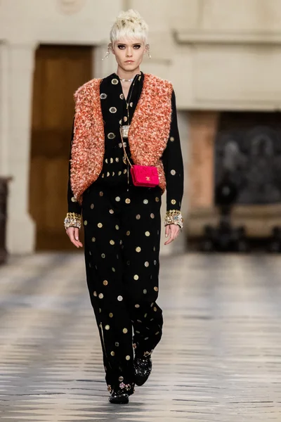 Look 29